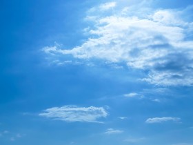 雲のある青空